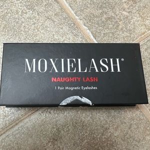 MOXIELASH - Naughty Lashes